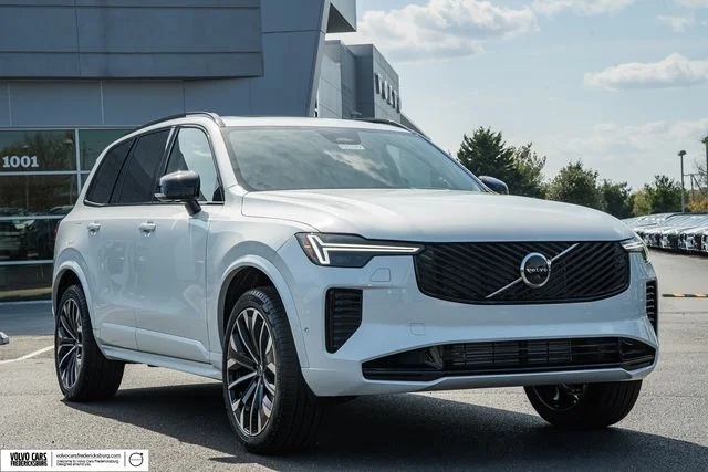 New 2026 Crystal White Volvo T8 Ultra image 1