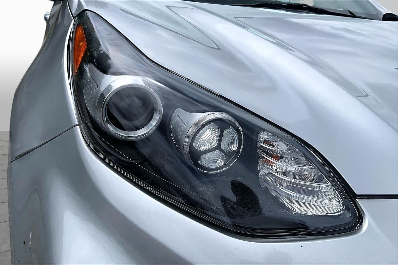 Used 2021 Sparkling Silver Kia S image 28