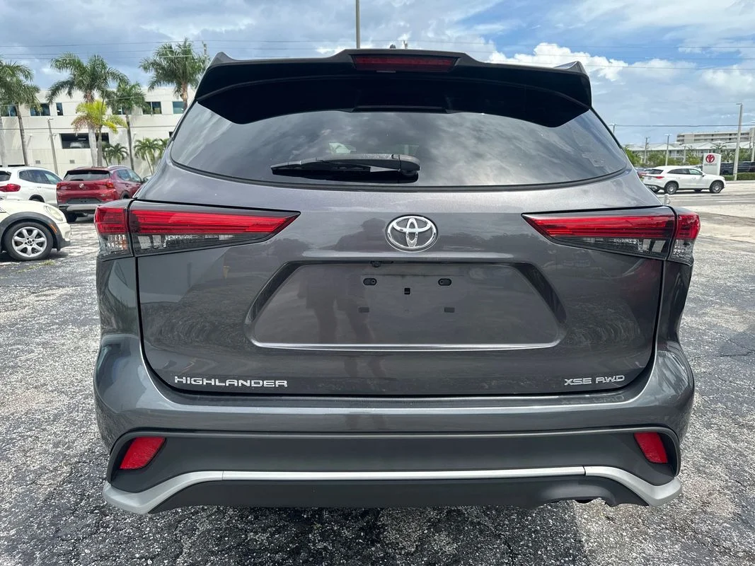 Used 2022 Gray Toyota XSE image 6