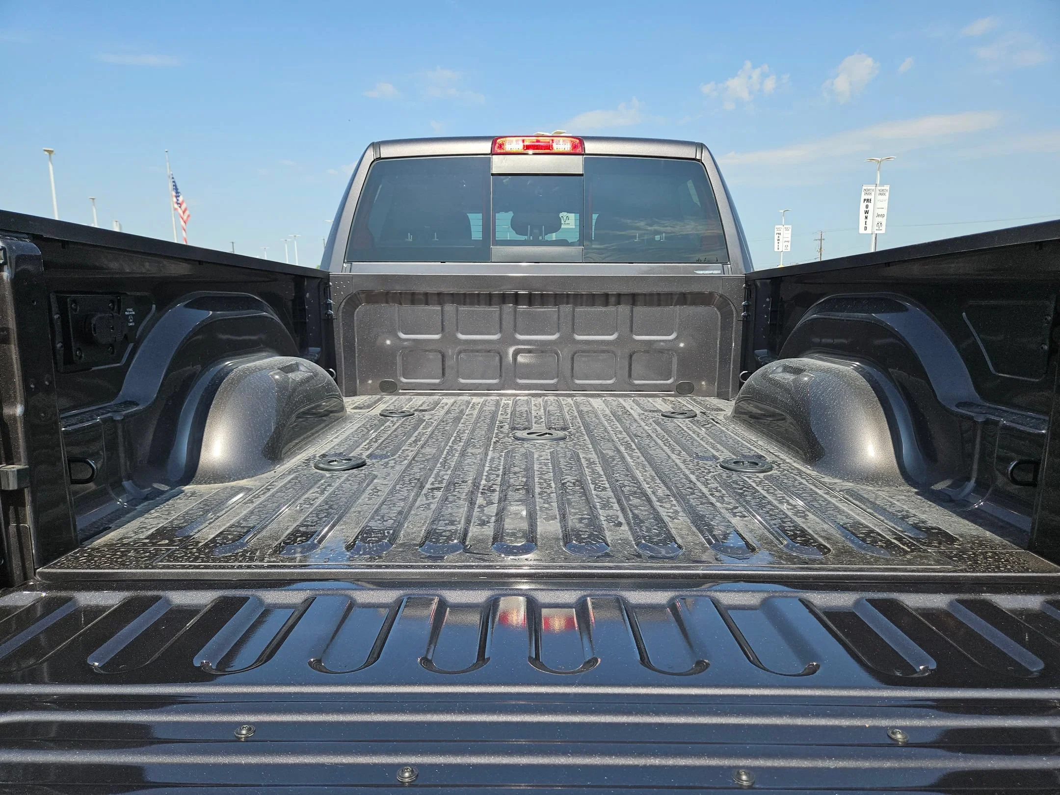 New 2027 Granite Crystal Metallic Clearcoat RAM Black Express image 19