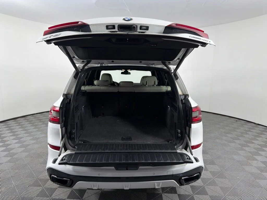 Used 2022 Mineral White Metallic BMW xDrive40i image 13