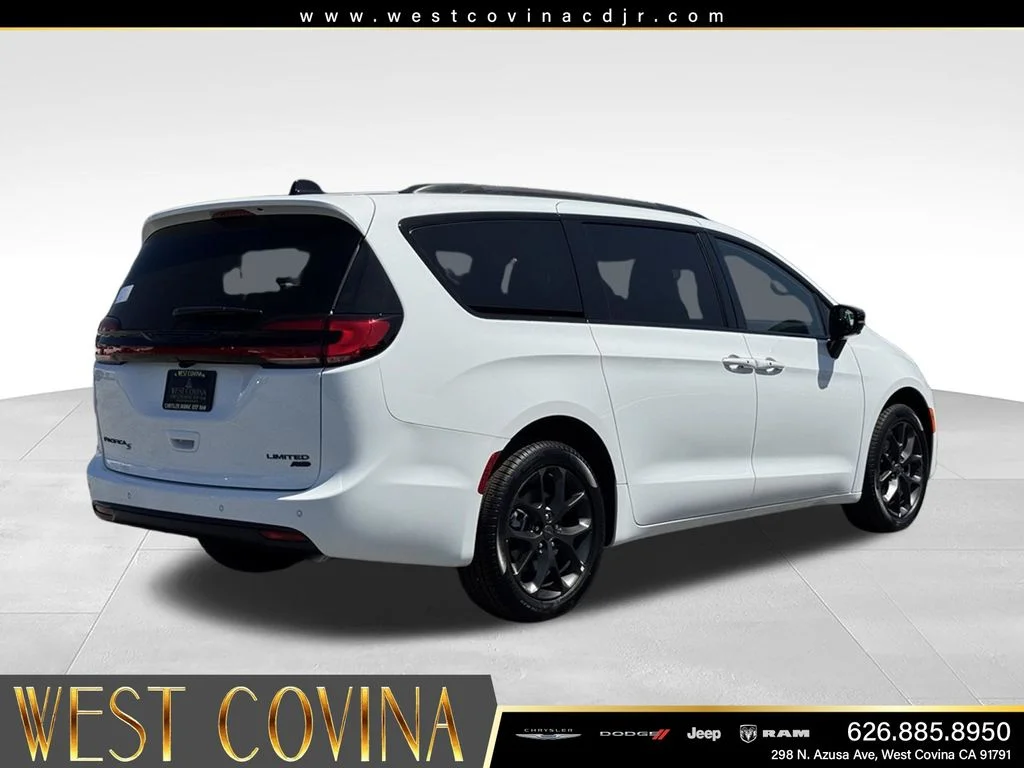 New 2027 Bright White Clear-Coat Exterior Paint Chrysler Limited image 7
