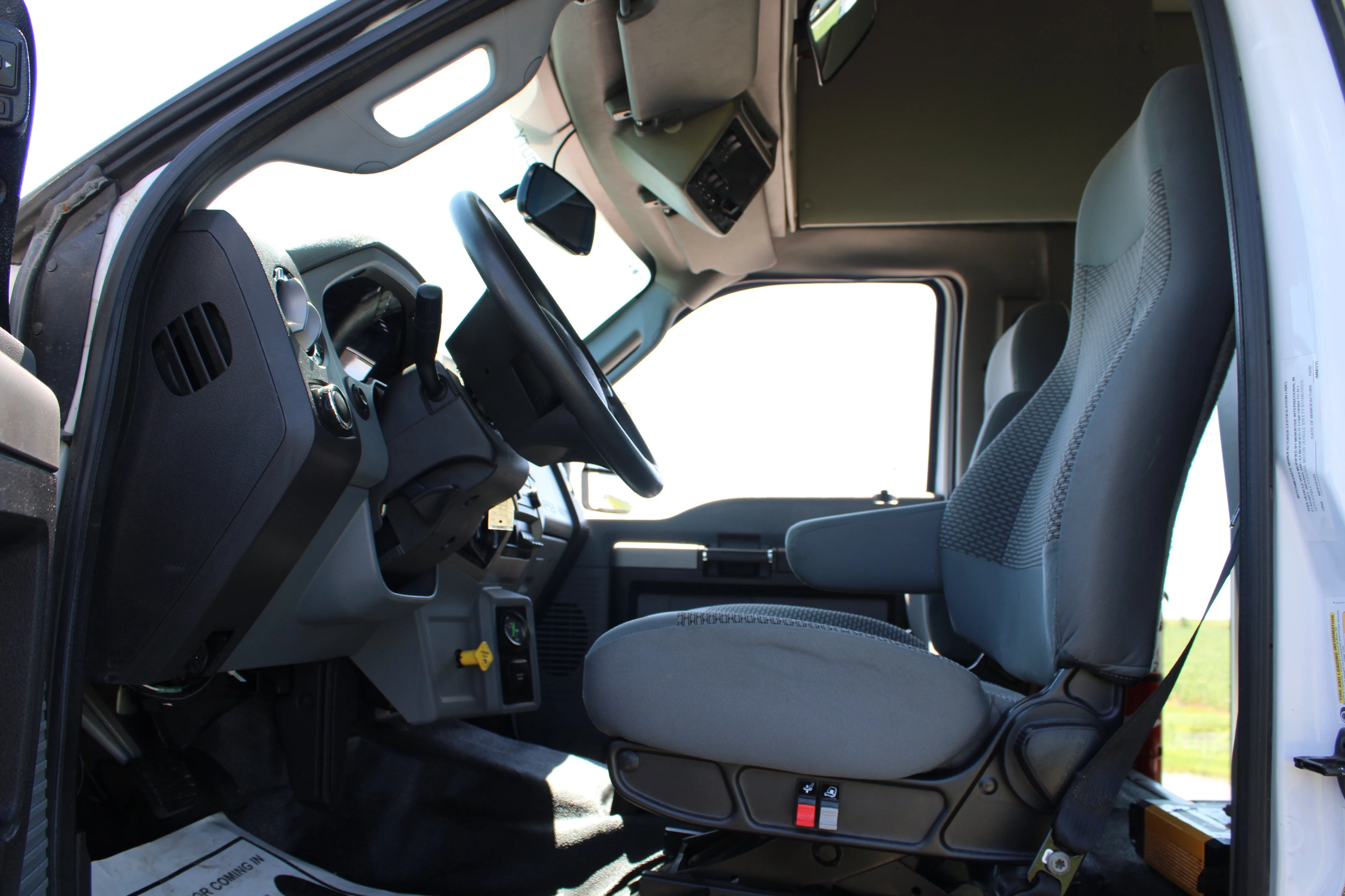 Used 2021 Oxford White Ford Base image 12