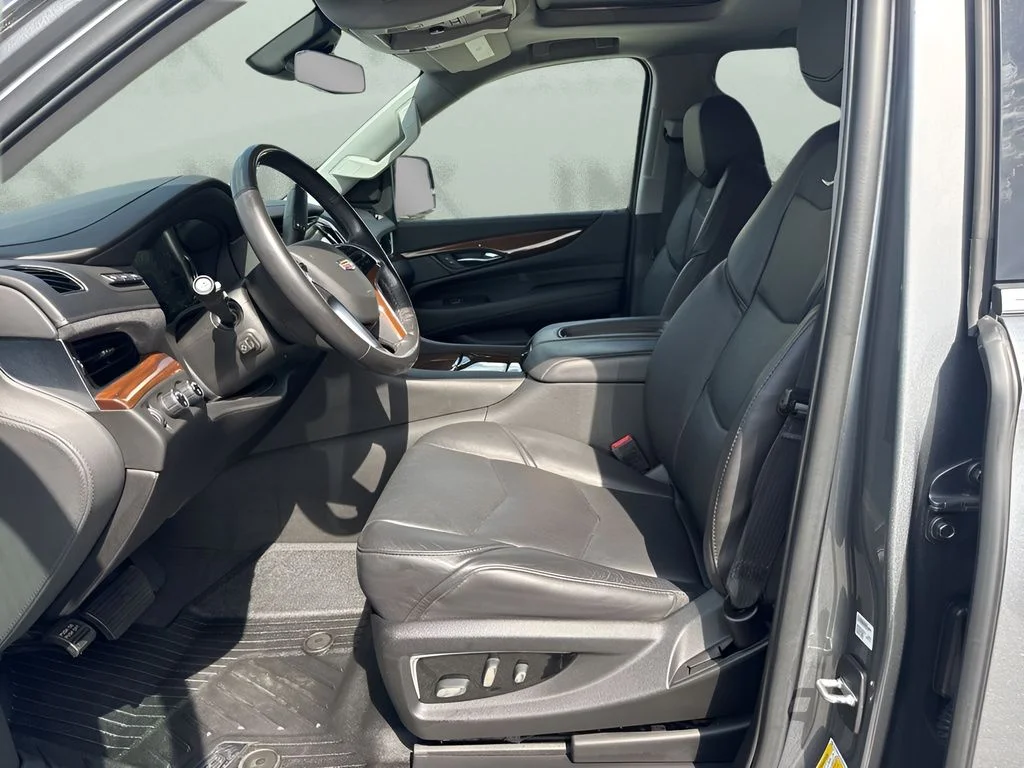 Used 2020 Gray Cadillac Luxury image 9