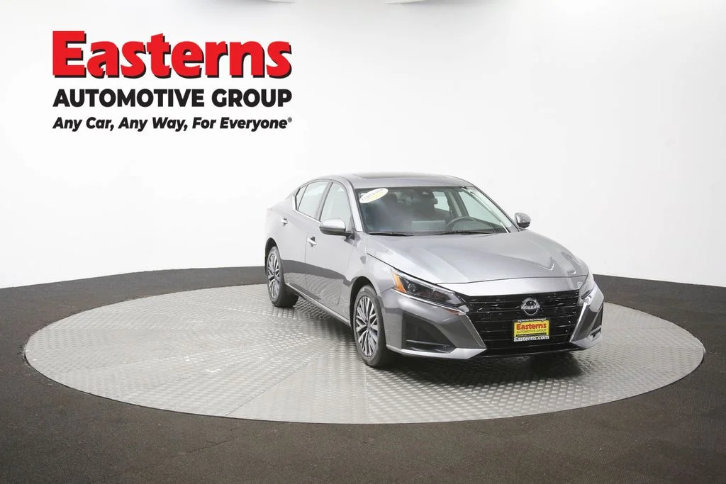 Used 2024 Gray Nissan 2.5 SV image 47