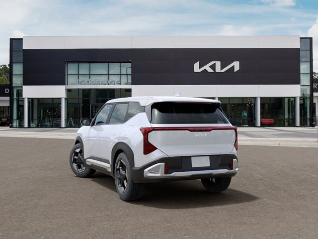 New 2027 Snow White Pearl Kia S image 4