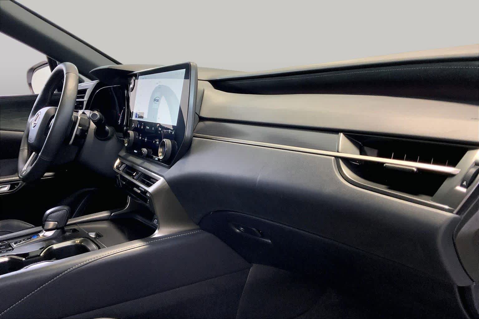 Used 2023 Ultra White Lexus F SPORT Handling image 18