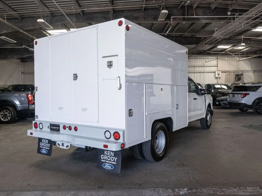 2026 Ford F-350 Super Duty Chassis Cab XL - Photo 7
