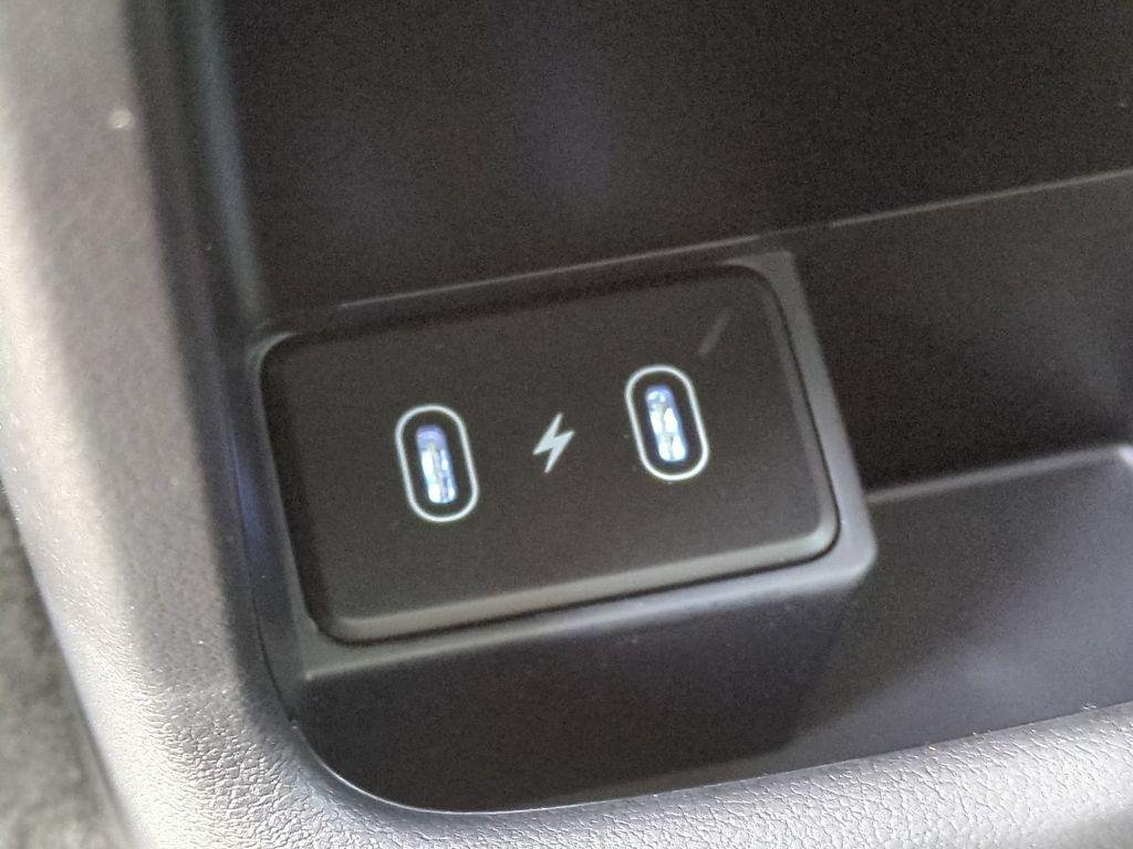 New 2027 Gray Hyundai SE FWD image 16