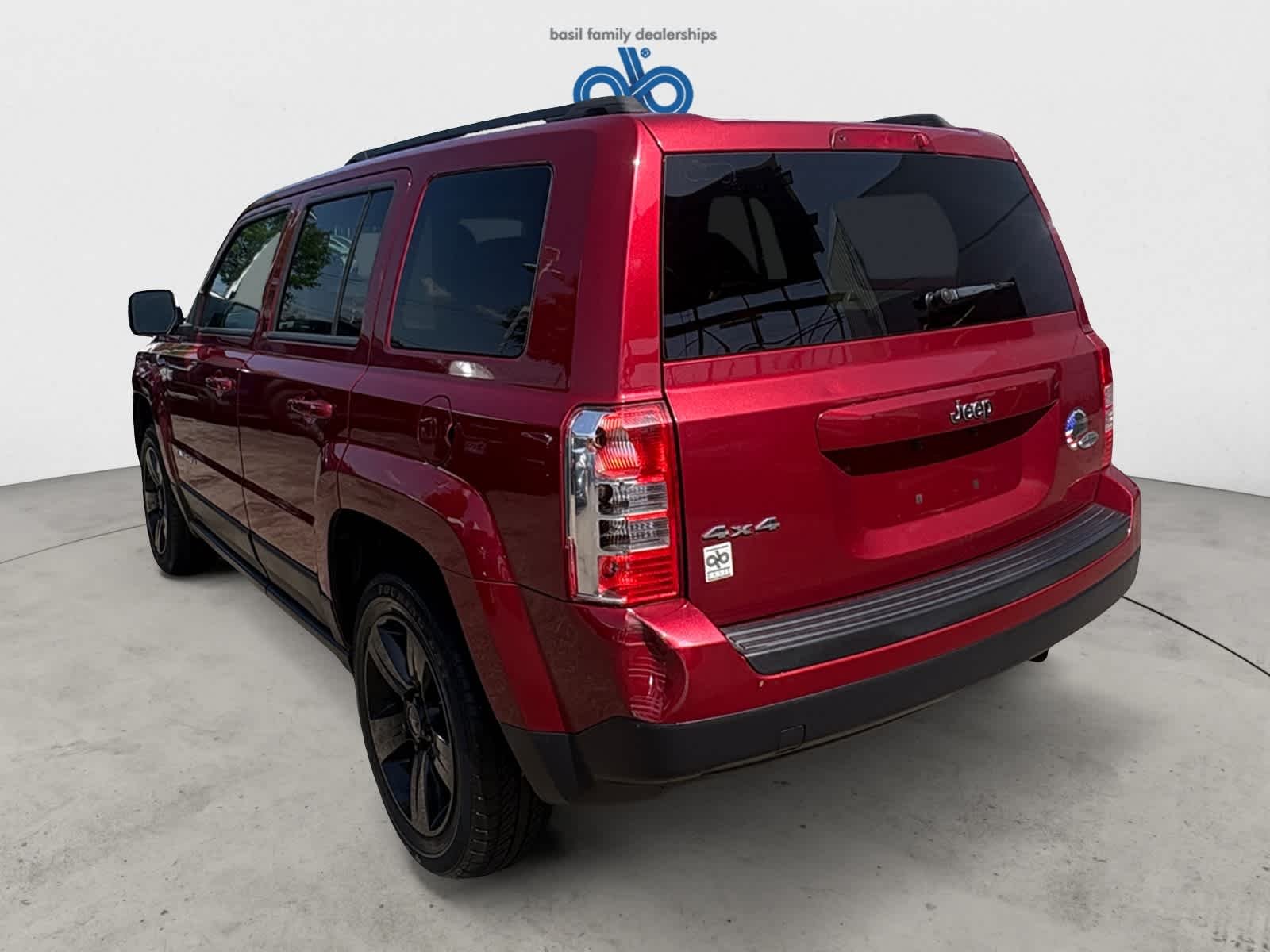 Used 2015 Deep Cherry Red Crystal Pearl Jeep High Altitude image 4