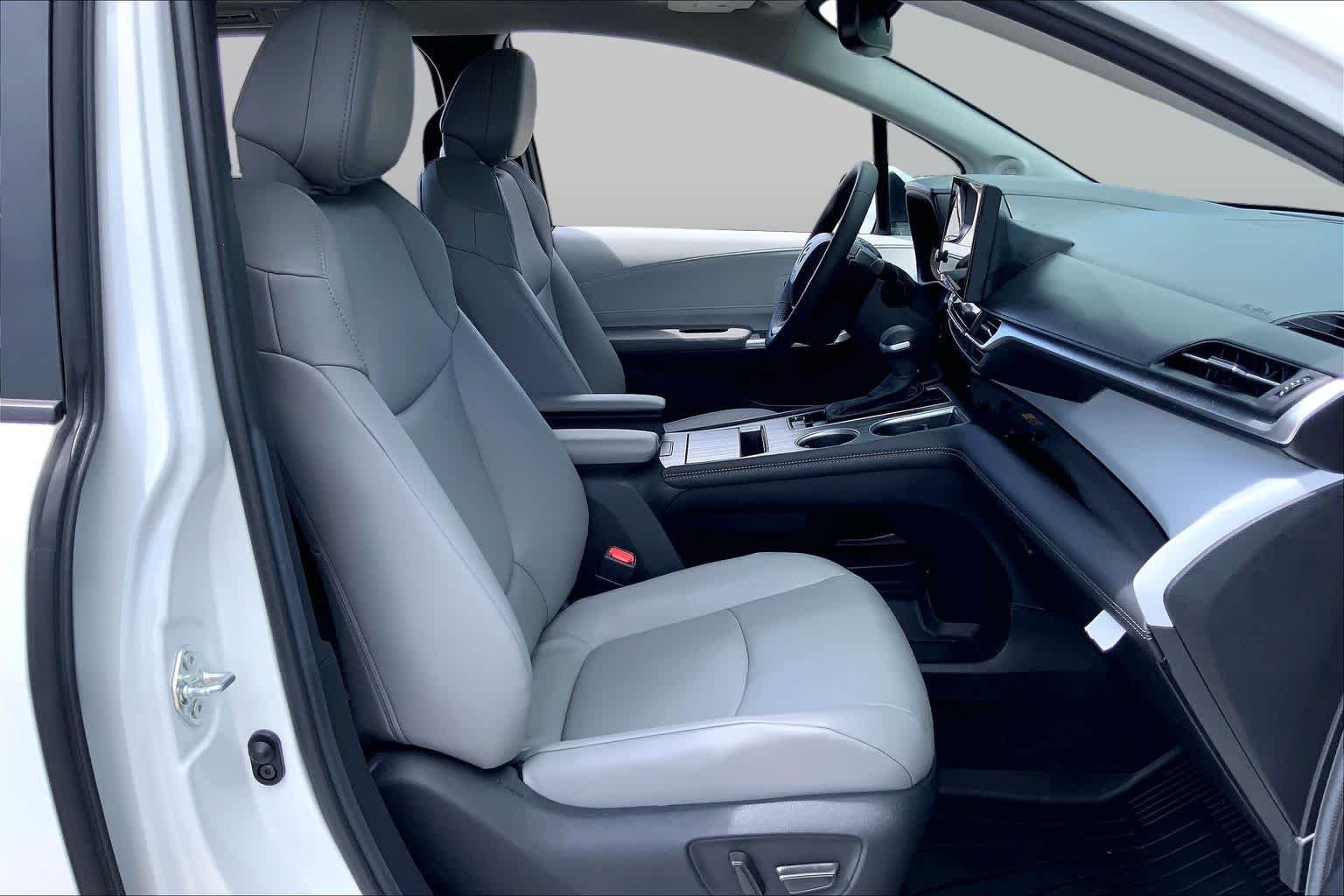 Used 2025 Wind Chill Pearl Toyota XLE image 9