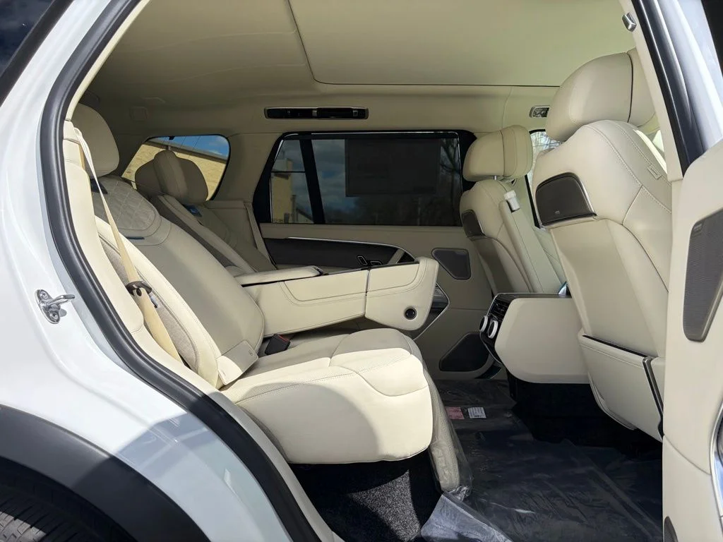 New 2026 White Land Rover SV image 17