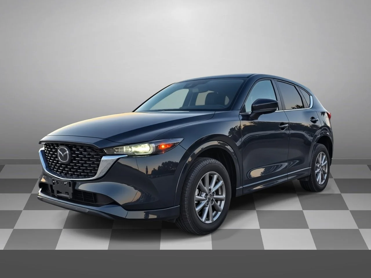 Used 2025  Mazda 2.5 S Preferred Package image 2