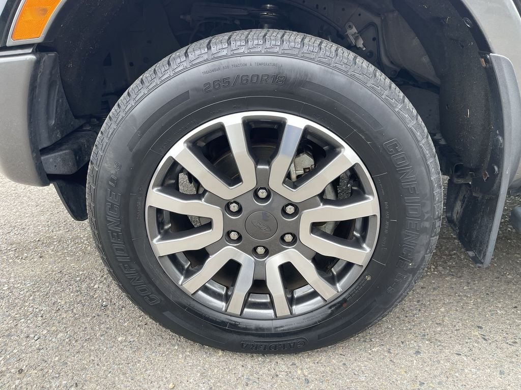 Used 2020 Black Ford Lariat image 32