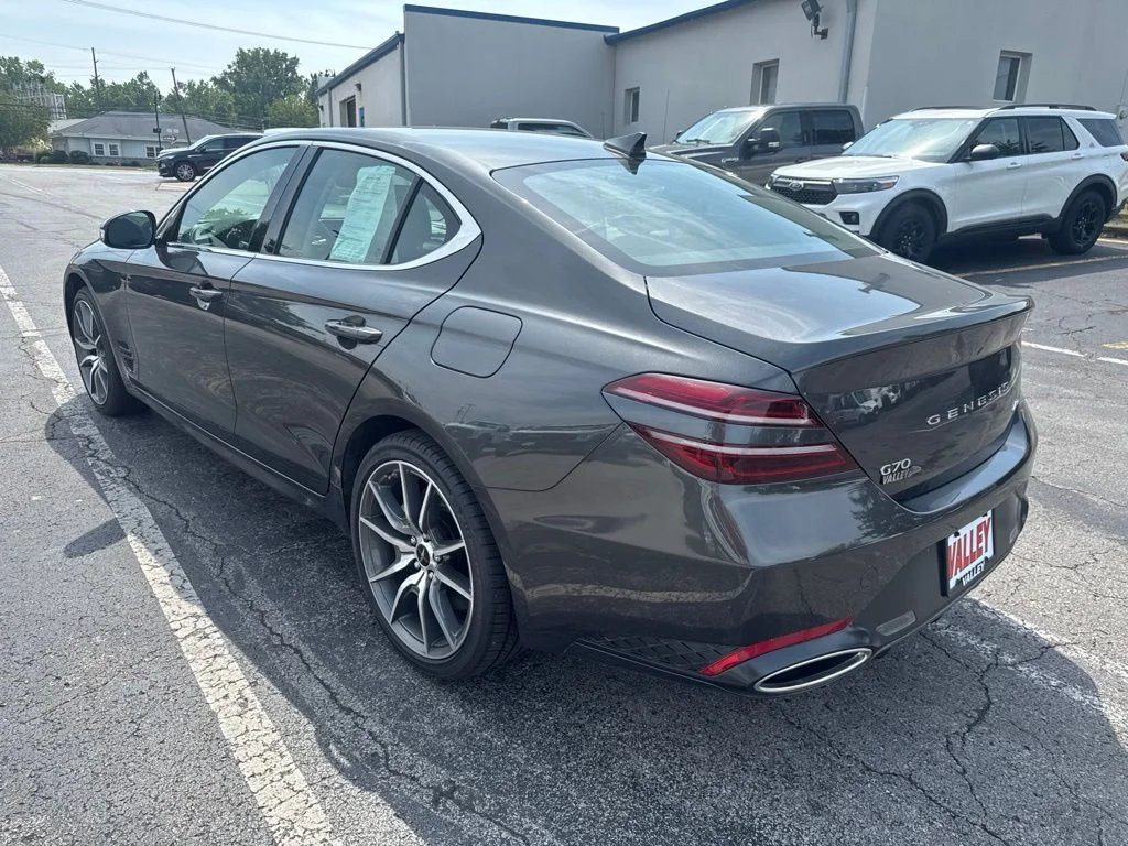 2025 GENESIS G70 Standard - Photo 6