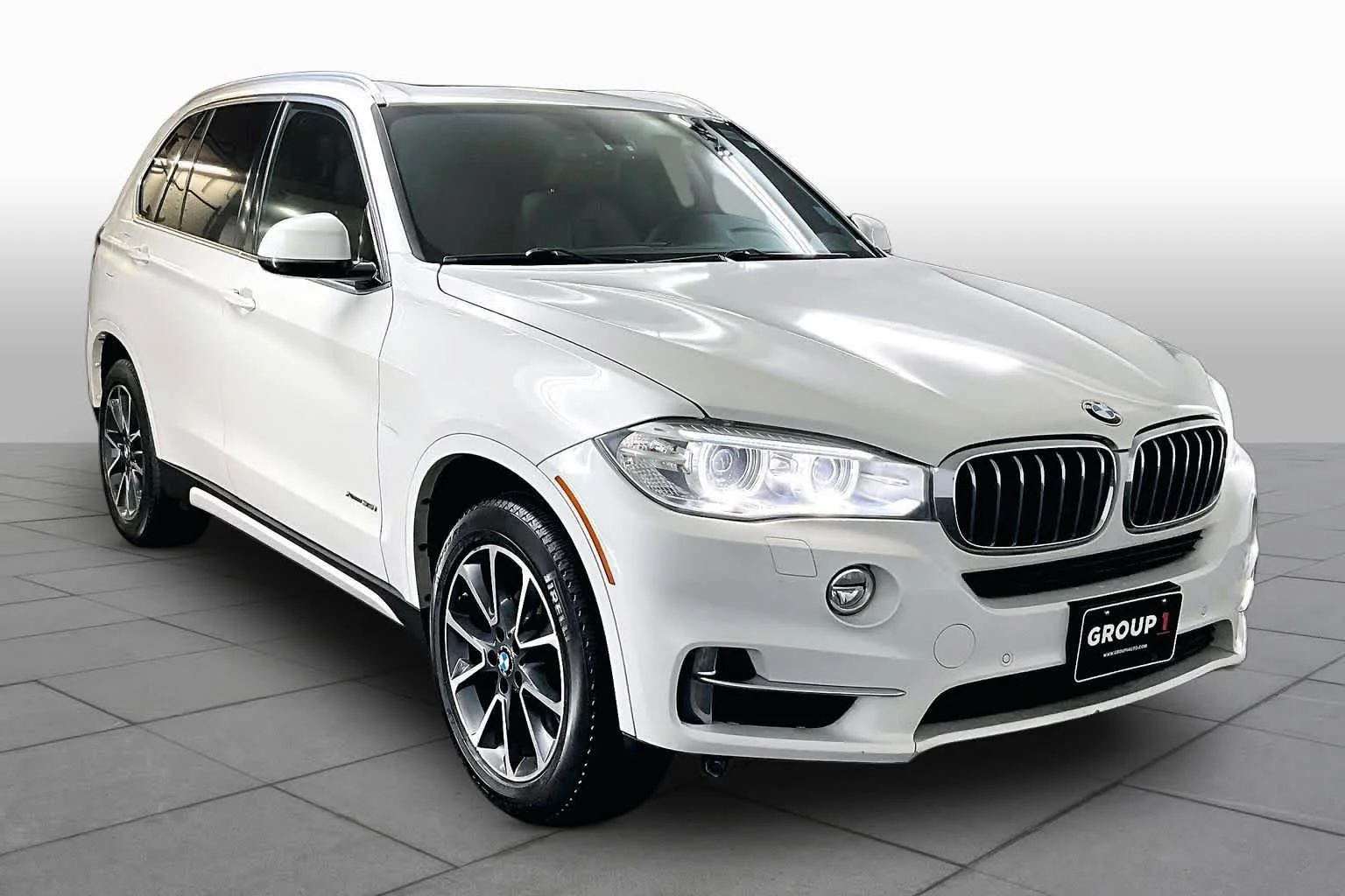 Used 2017 Alpine White BMW xDrive35i image 3