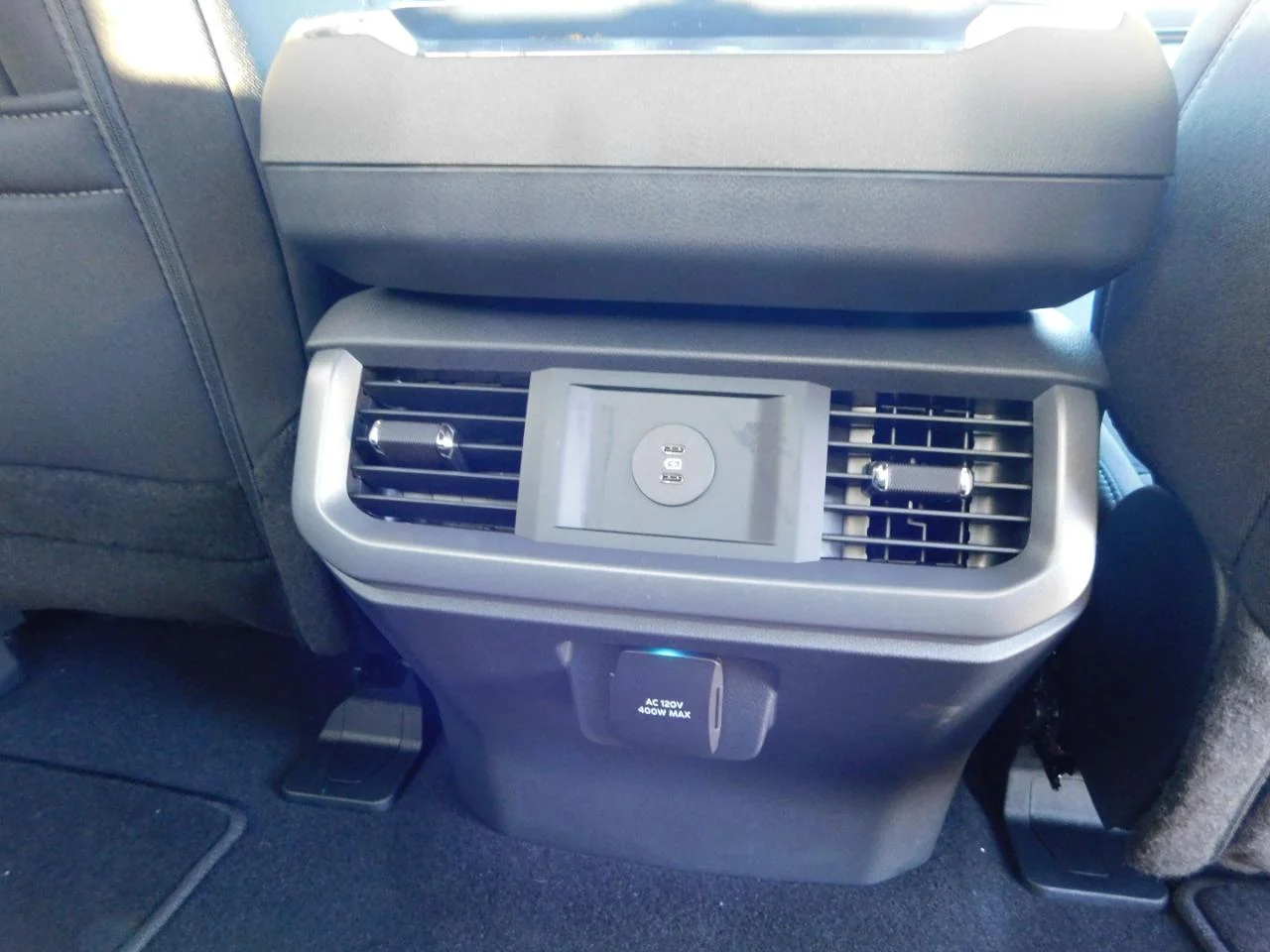 New 2026 Agate Black Metallic Ford XLT image 17