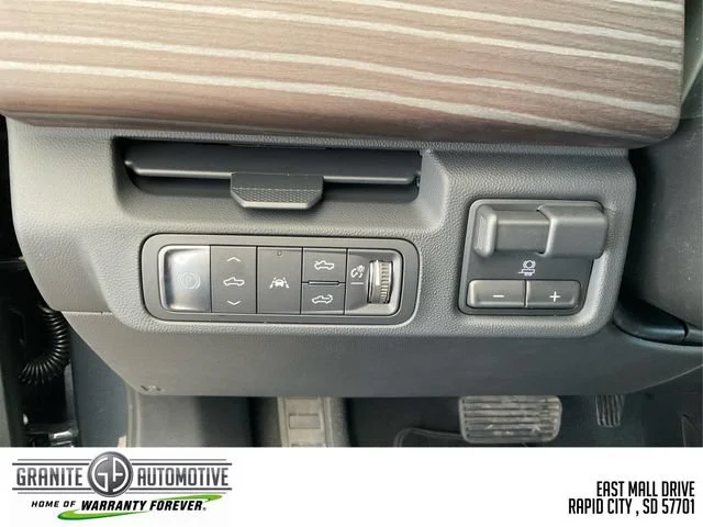 2025 GMC Sierra EV Denali - Photo 18