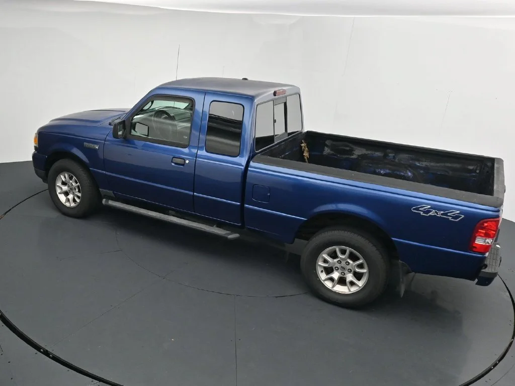 Used 2011 Blue Ford XLT image 12