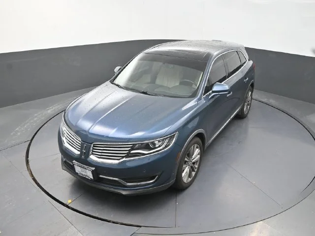 Used 2016 Blue Lincoln Reserve image 14