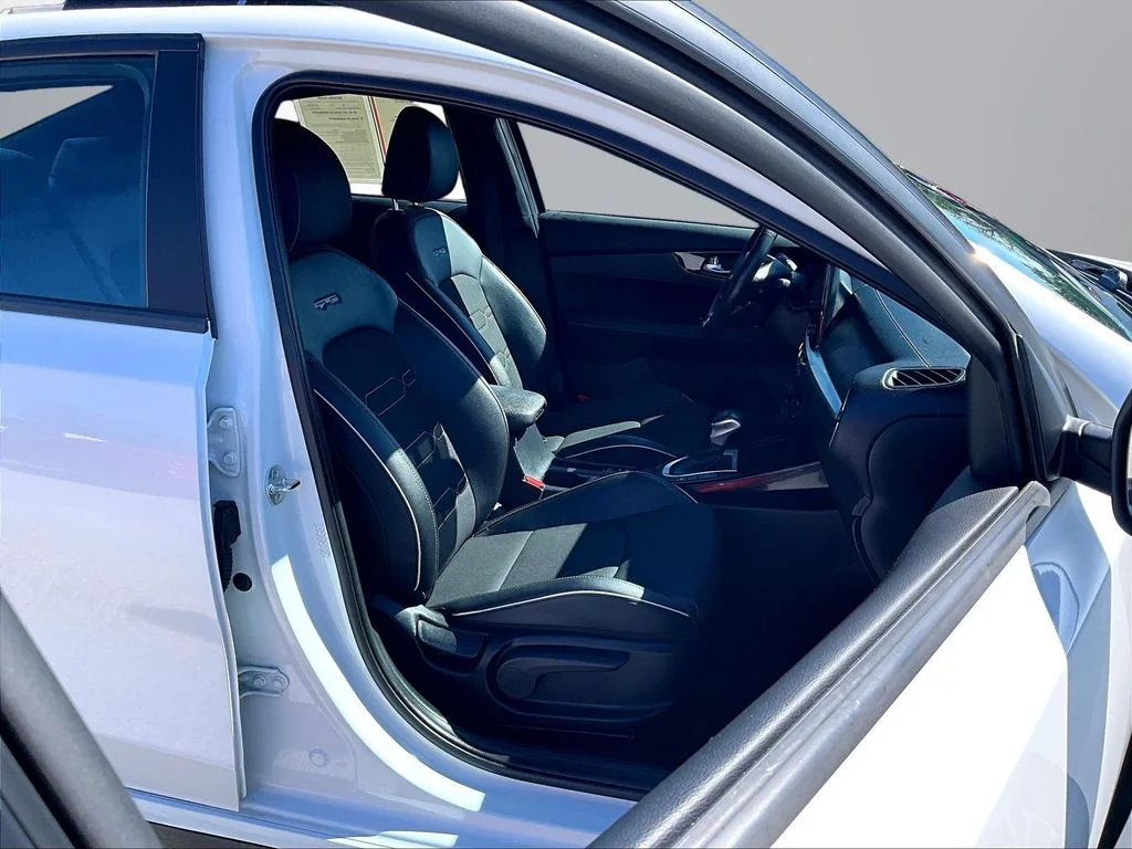 Used 2024 White Kia GT-Line image 8