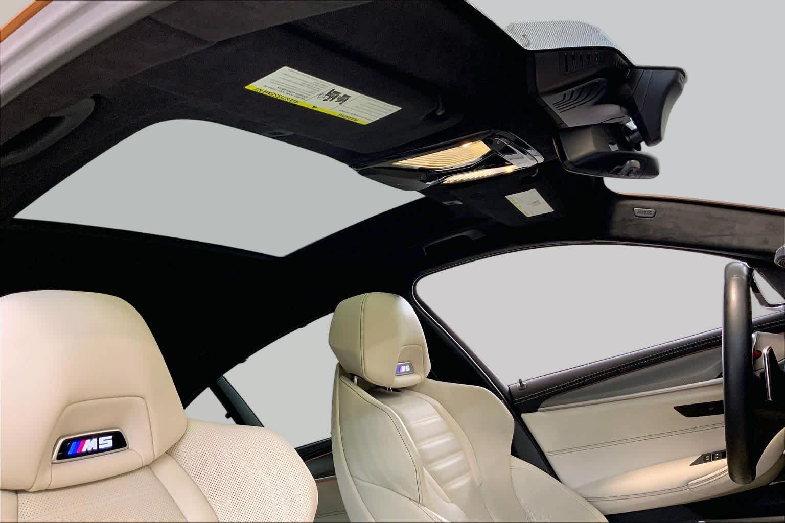 Used 2023 Zanzibar Metallic BMW  image 13