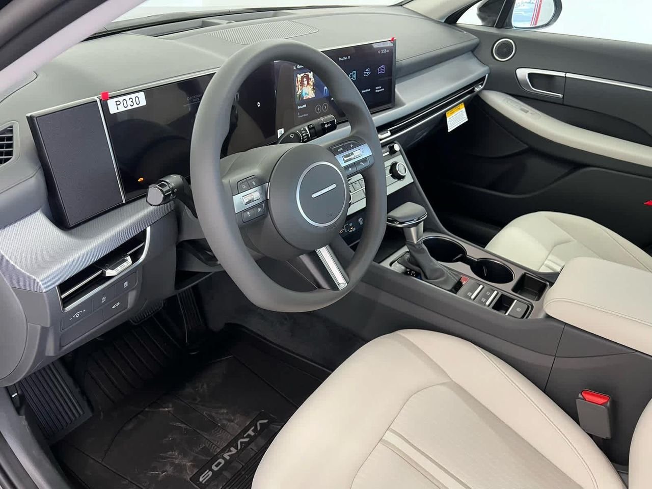 New 2026 Abyss Black Hyundai SE image 41