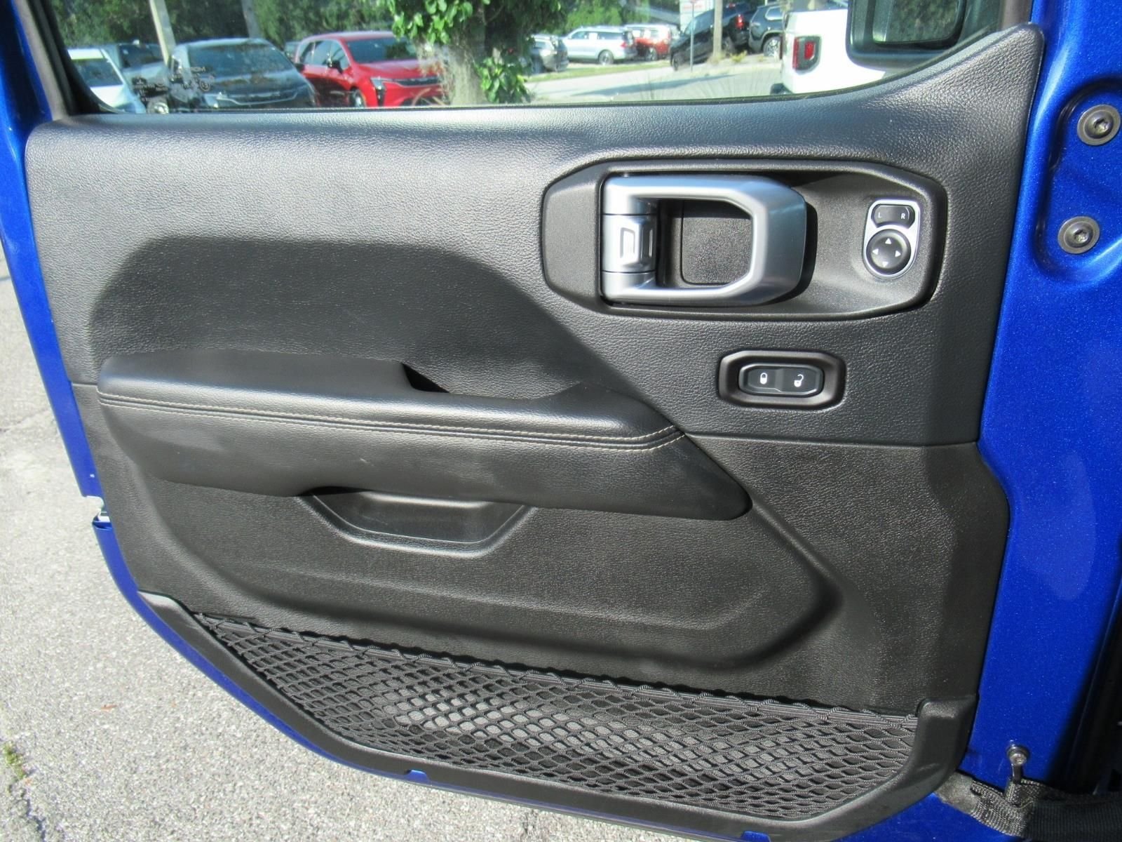 Used 2018 Blue Jeep Unlimited Sahara image 21