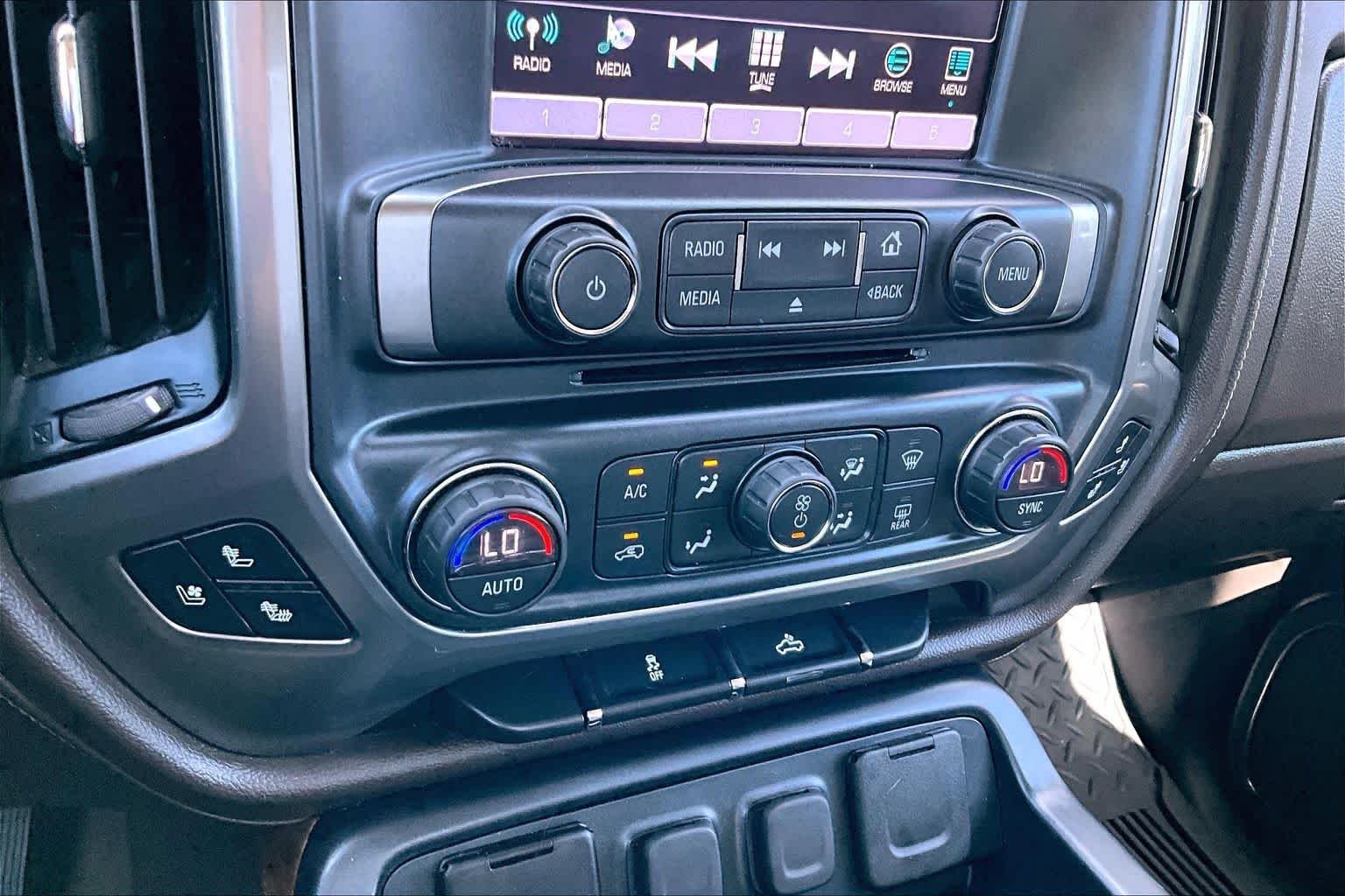 Used 2018 Iridescent Pearl Tricoat Chevrolet LTZ image 33