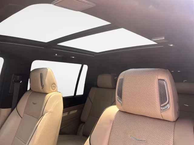Used 2021 CRYSTAL WHITE TRICOAT Cadillac Premium Luxury image 13