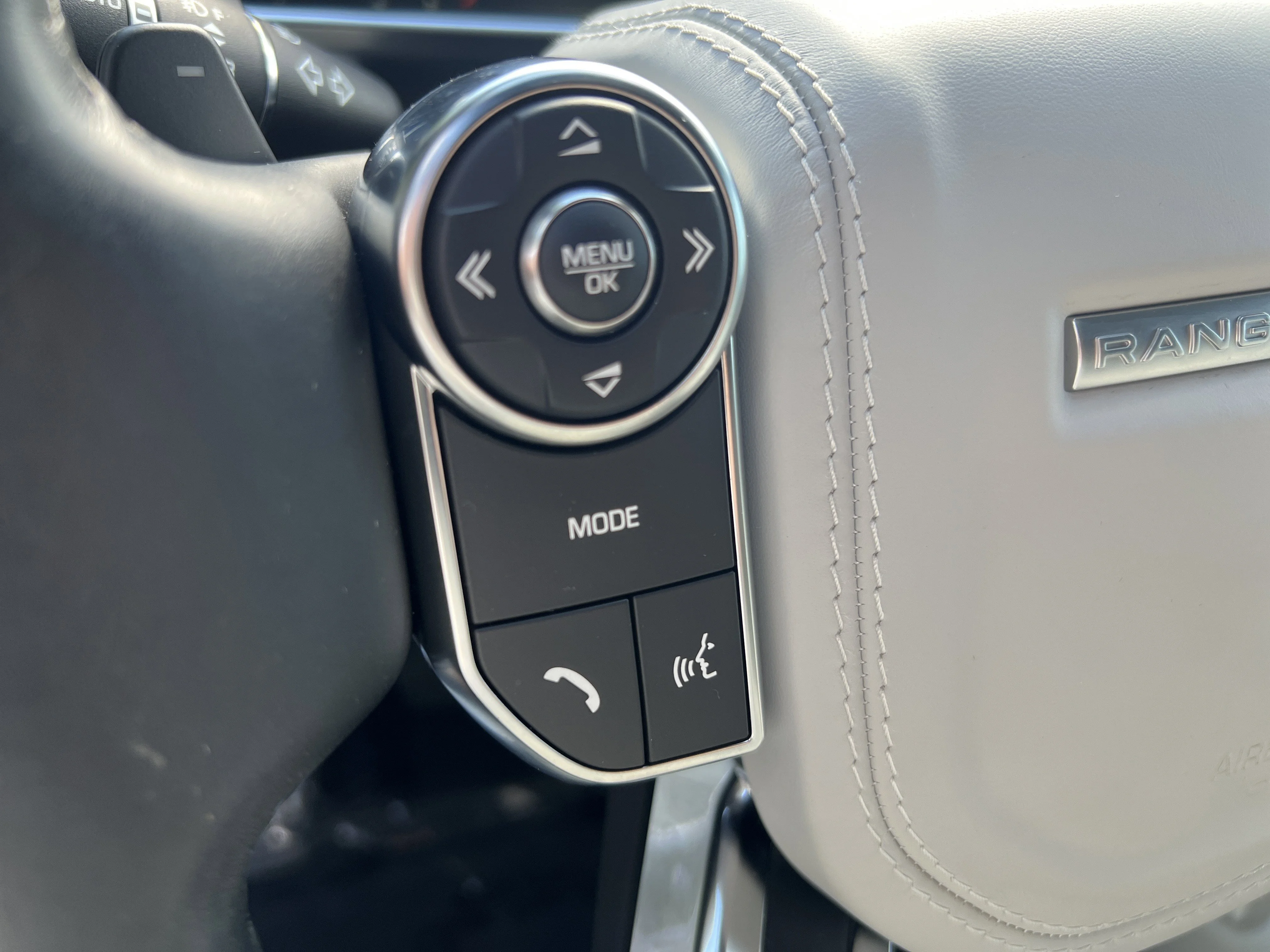 2016 Land Rover Range Rover HSE - Photo 12