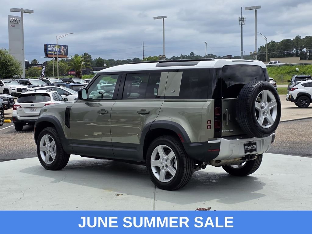 Used 2023 Green Land Rover SE image 4