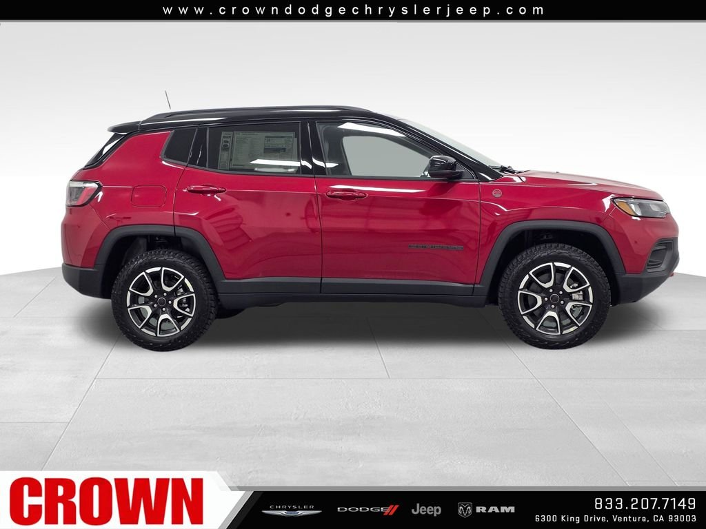 New 2026 Red Hot Pearl-Coat Exterior Paint Jeep Trailhawk image 4