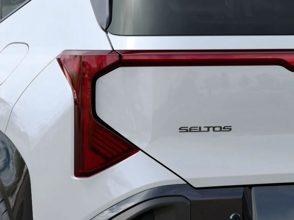 New 2027 White Kia X-Line S image 11