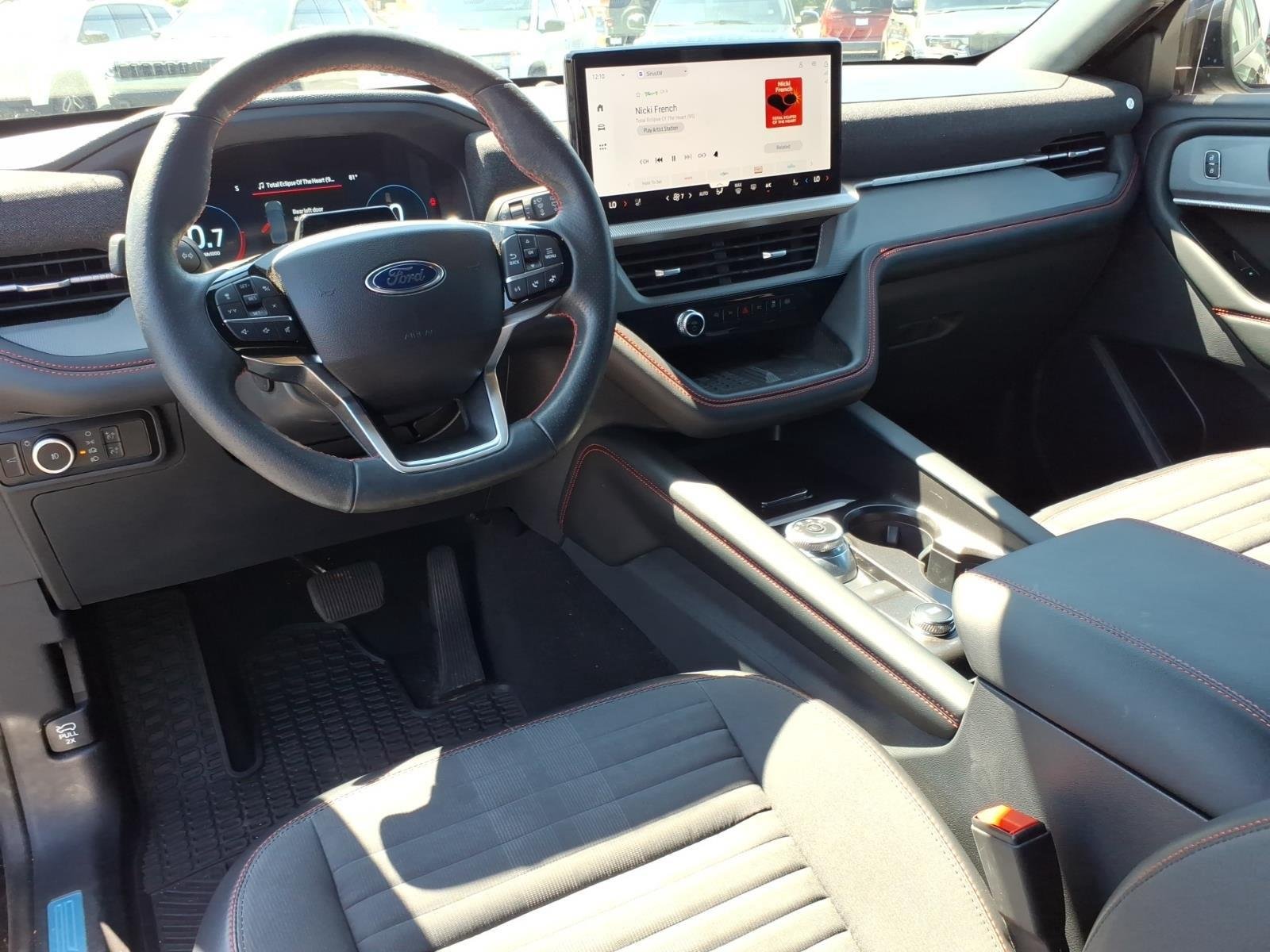 Used 2025 Agate Black Metallic Ford ST-Line image 21