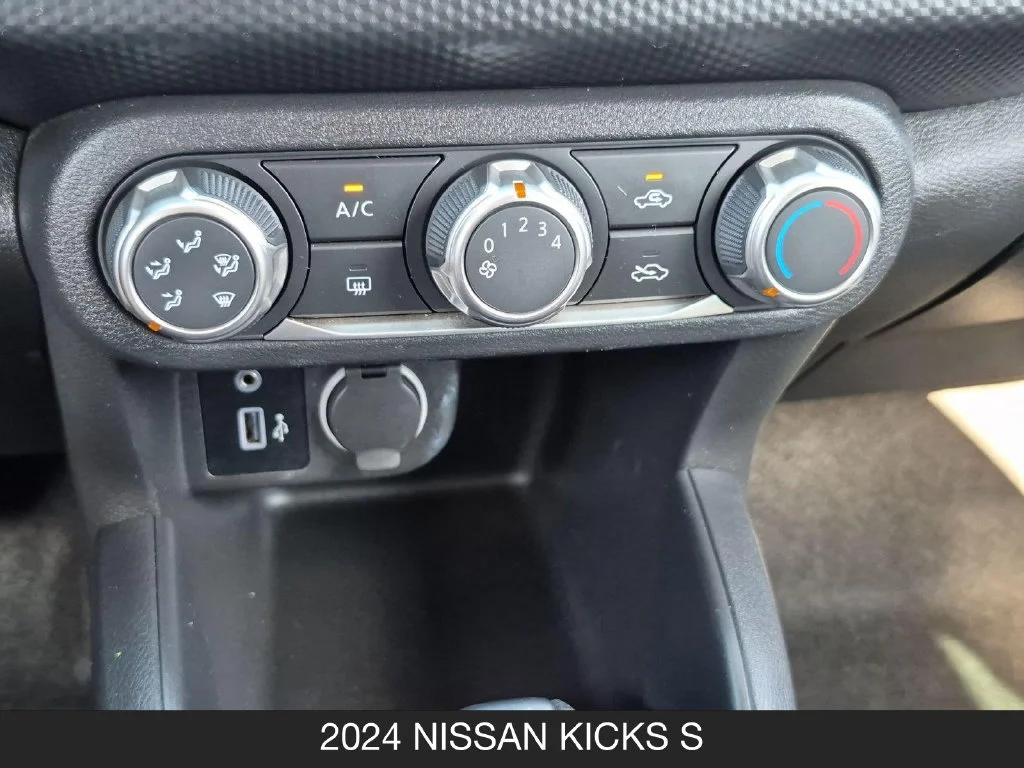 Used 2024 Gray Nissan S image 22