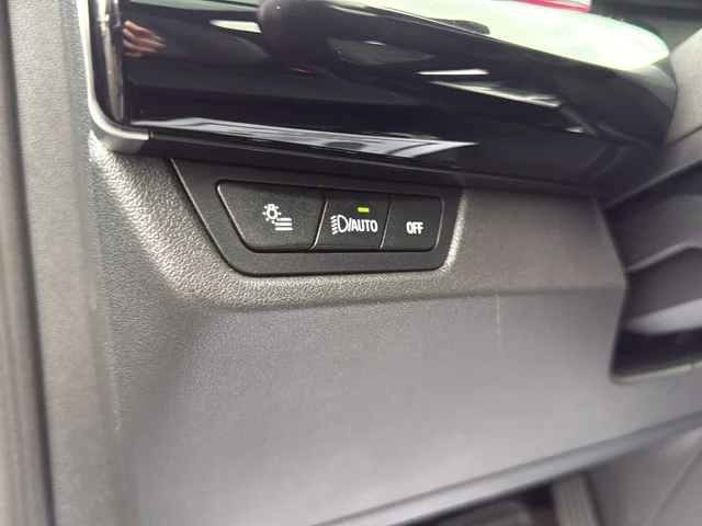 Used 2023 Green BMW xDrive28i image 28