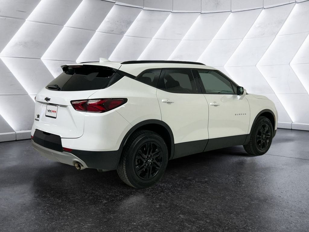 Used 2021 White Chevrolet LT image 4