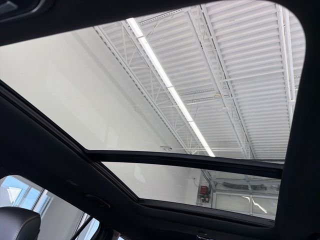 New 2026 Silver Zynith Exterior Paint Jeep  image 38