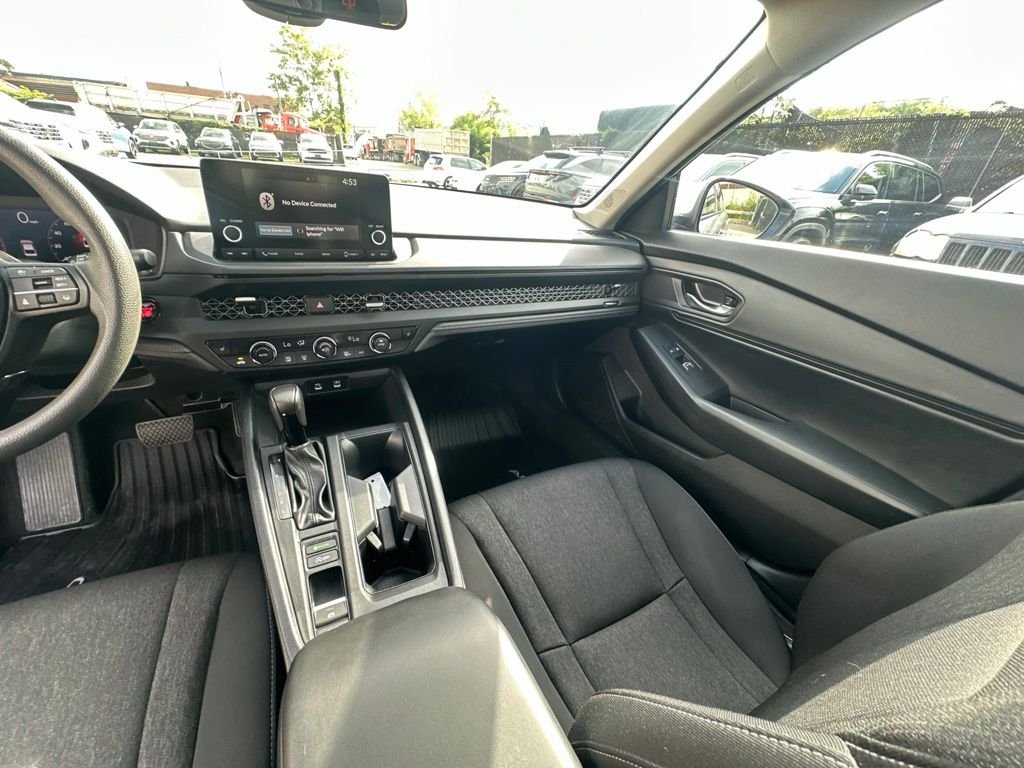 Used 2024  Honda EX image 27