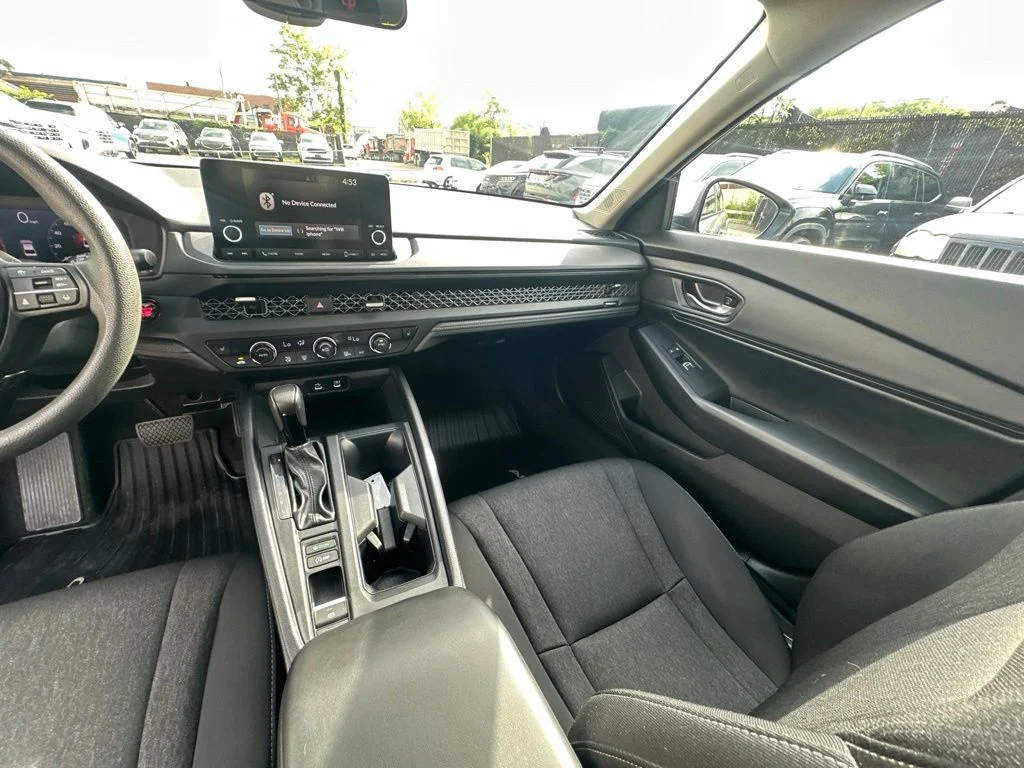 Used 2024  Honda EX image 27