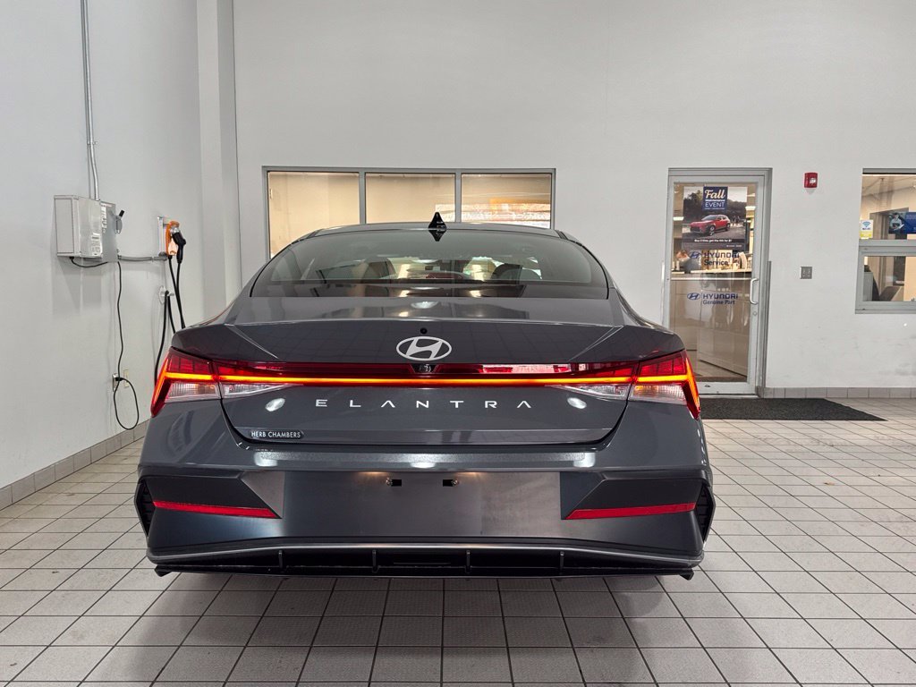 2024 Hyundai Elantra SEL - Photo 9