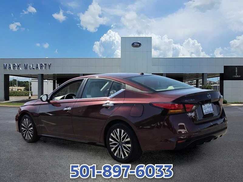 Used 2025 Garnet Pearl NISSAN SV FWD image 3