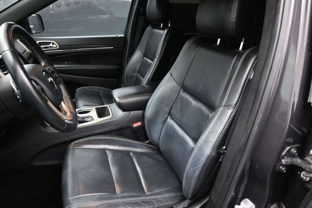 Used 2017 Gray Jeep Limited image 33