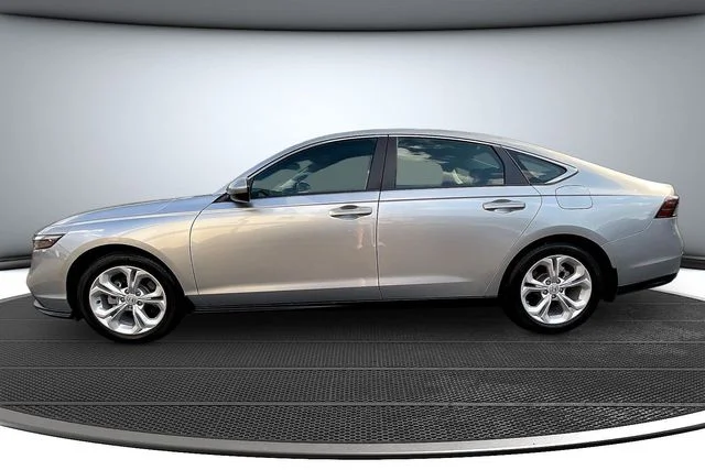 Used 2025 Silver Honda LX image 8