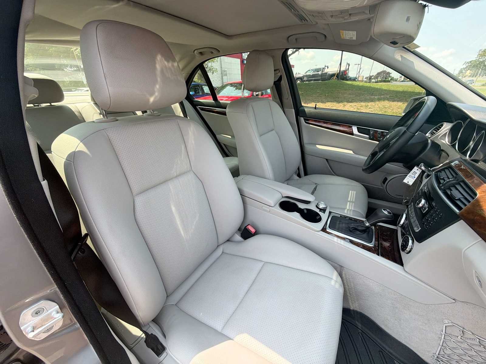 Used 2014 Palladium Silver Metallic Mercedes-Benz C 300 Luxury image 17