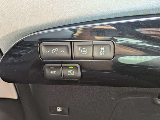 Used 2018 Black Toyota Three image 23