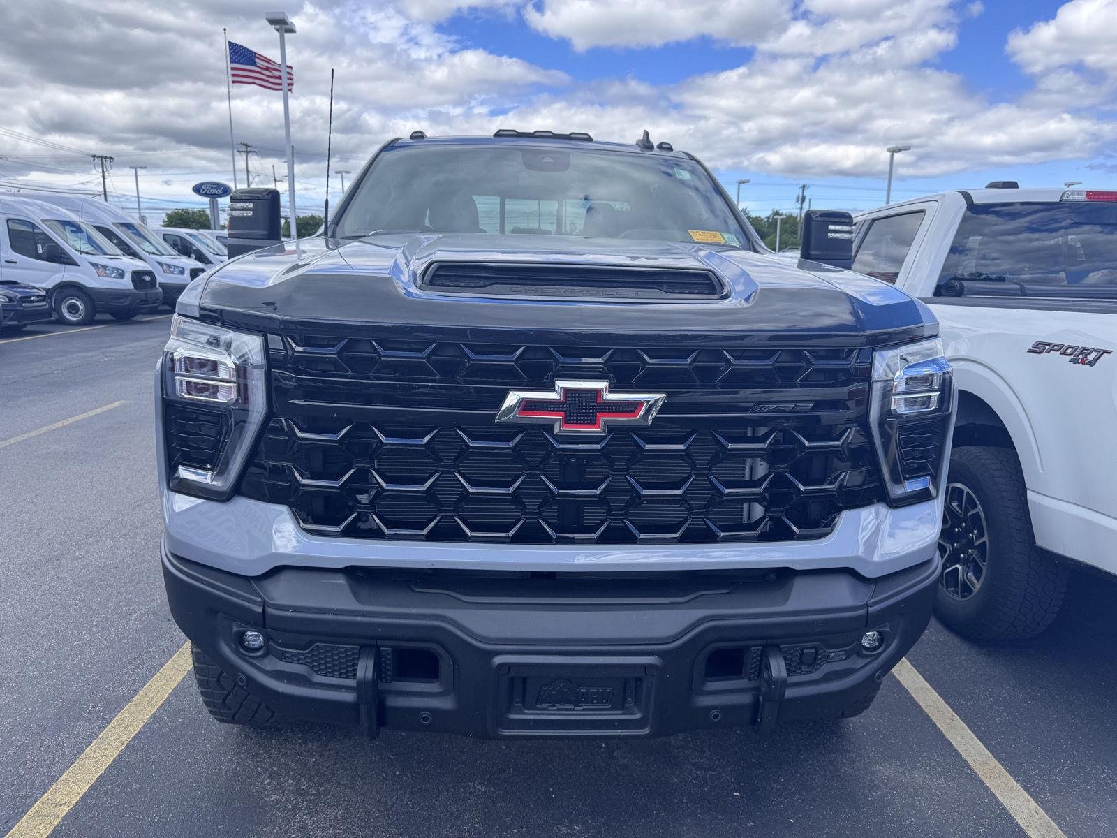 Used 2025 Slate Gray Metallic Chevrolet ZR2 image 2