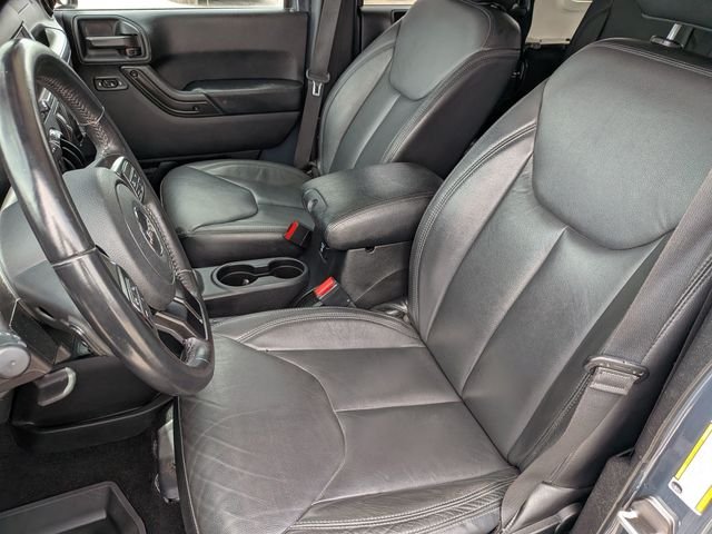 Used 2017 Black Jeep Unlimited Sahara image 13