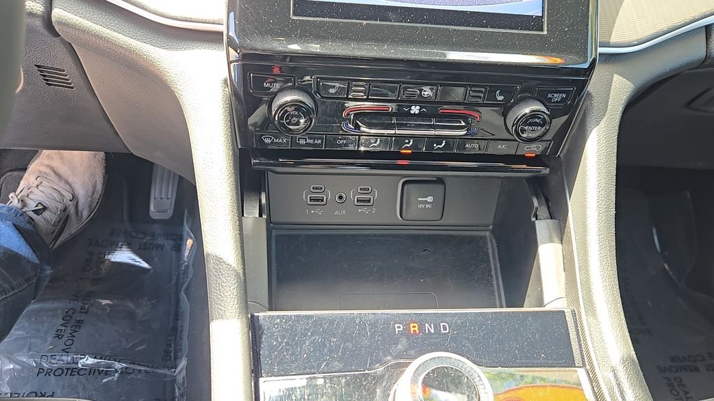 Used 2023 White Jeep Altitude X image 19